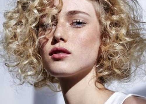 10+ Best Short Curly Hairstyles